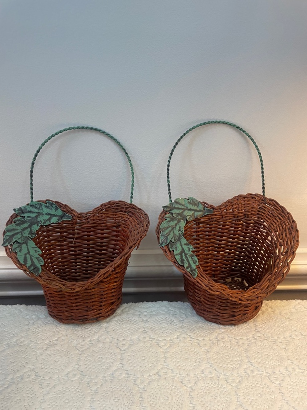 Woven Heart-Shaped Hanging Basket with Green Leaf Accent - set of 2 like new